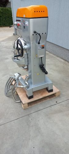 BTC60 habverő keverő gép, 60 literes, 3 sebesség, 3 keverő szerszám, 230V