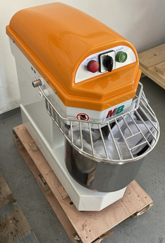 DH-10 Spiráldagasztó gép, 10 literes, 1 sebesség, liszt kapacitás: 4 kg, 230V