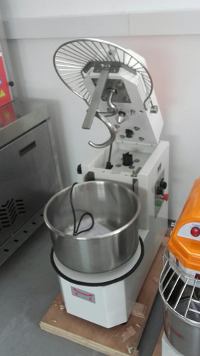 DH-20T Spiráldagasztó gép kivehető csészével, 20 literes, 1 sebesség, liszt kapacitás: 8 kg, 230V