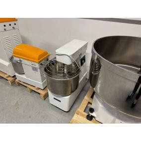 Spiráldagasztó gép, 30 literes, 1 sebesség, 230V