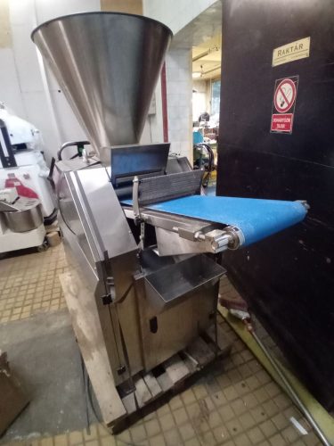 Dugattyús osztógép (új gép)