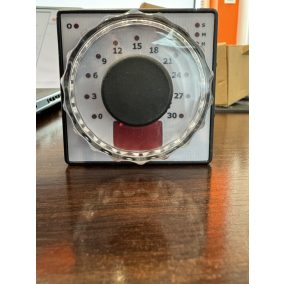   BRL-377 dagasztó időkapcsoló , 30 perc, LED, szimpla, DIN72x72, 24V